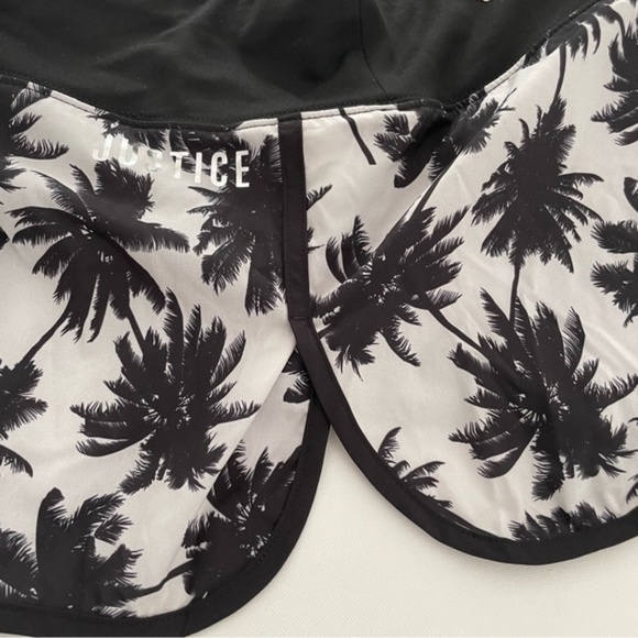 SOLD - Justice Palm Running Short Girls 14/16 Black White NWT - Picture 4 of 6